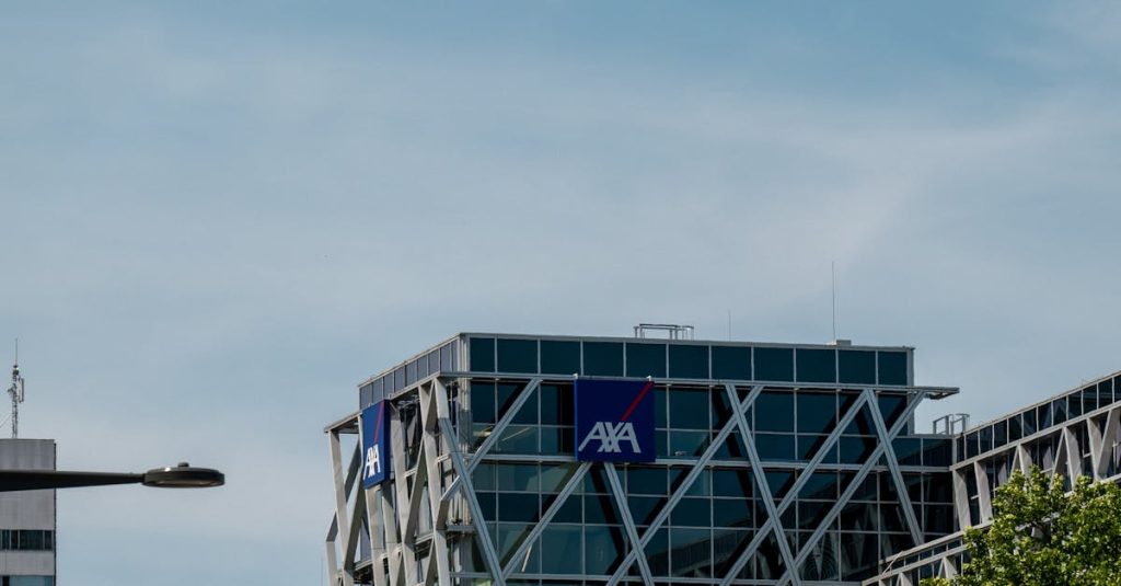 Descubre cómo el programa "Salud en Ruta" de AXA busca mejorar el bienestar de los conductores profesionales y por qué un buen seguro de coche es vital.