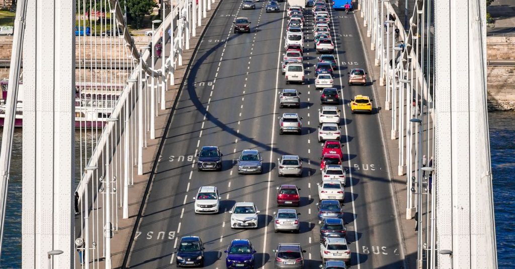 La UE equiparará los diésel y gasolina a los eléctricos si usan combustibles renovables: ¿qué pasará con tu seguro?